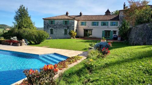 location Maison 10-12 personnes LE MOULINAL47 gîte à louer Courbiac