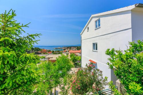 Apartment Iva - image 6