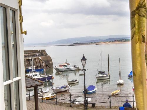 Old Ship Aground – Minehead