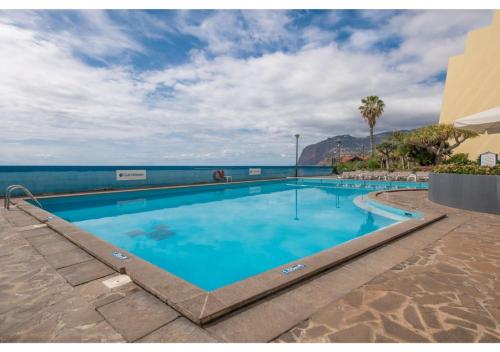 Honey Apartment on the Beach With Pool