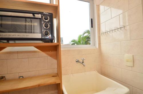Apartamento para 2 hospedes a 350mts da Praia do Campeche N473