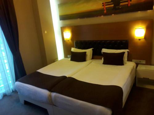 City Hotel Plovdiv - image 9