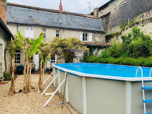 Cosy Cottage with pool in the countryside France gîte à louer Cubord