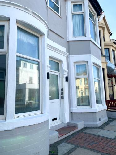 Blackpool Lodge Apartments - image 3
