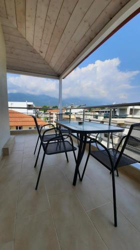 2 bedrooms, 4 beds