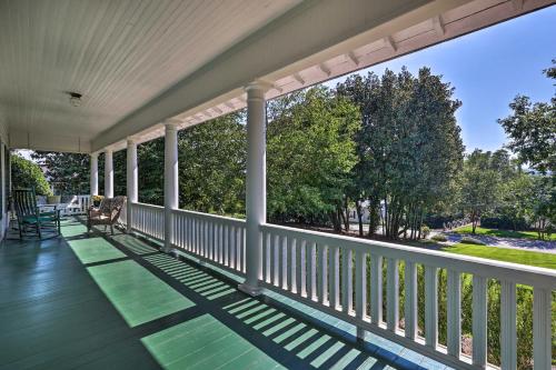 Lush Elkin Home with Porch Views and Pool Table