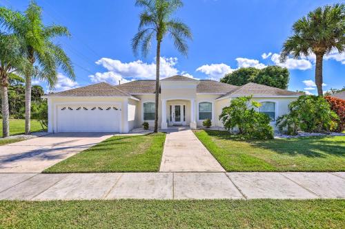 Merritt Island Home with Grill and Saltwater Pool in Merritt Island, USA