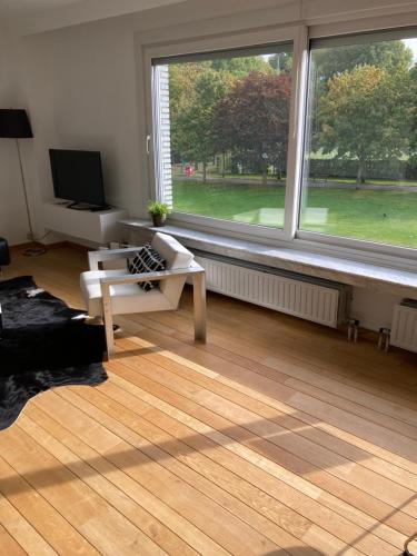 Lichtrijk mooi appartement met zicht op hof van Roosendael, Amberes (foto 2)