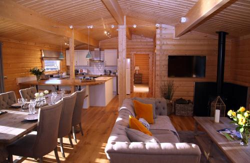 Cambridgeshire Lakes - luxury lodges in a stunning lake location