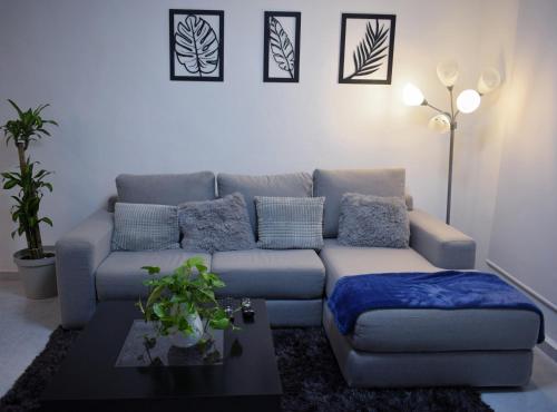 New! Modern & Cozy 2BR Apartment - Great Location