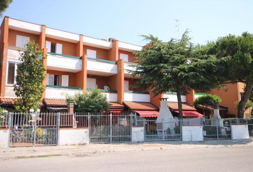  Agenzia Vear - Sabrina 12, Pension in Lido delle Nazioni