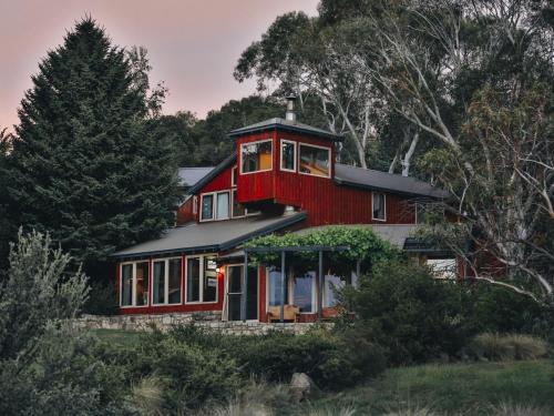 Edzell - Stunning Waterfront Home - Jindabyne