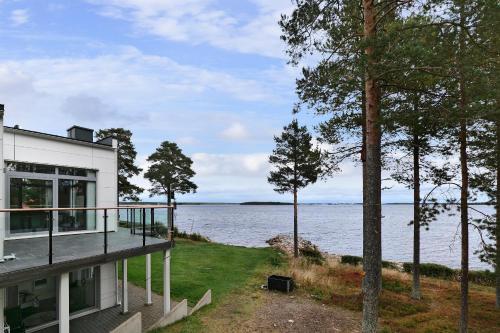 Luxury modern 5BR beach House for Weekend Getaways near Pitea