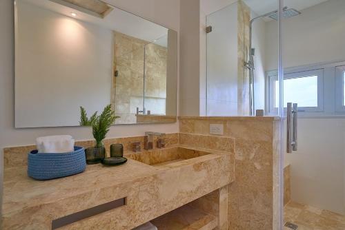 Relaxing retreat beachfront at Juan dolio