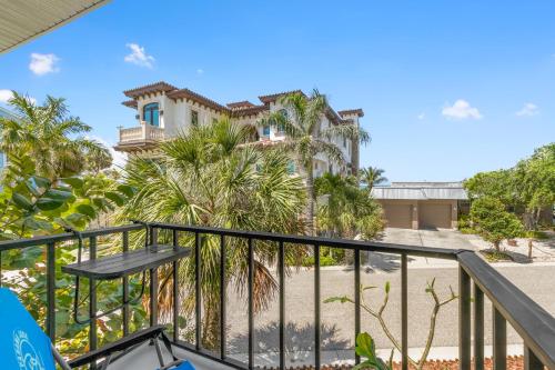 Seabreeze 1 1 Bedroom Walk to Beach Pet Friendly WiFi Sleeps 4 - image 3