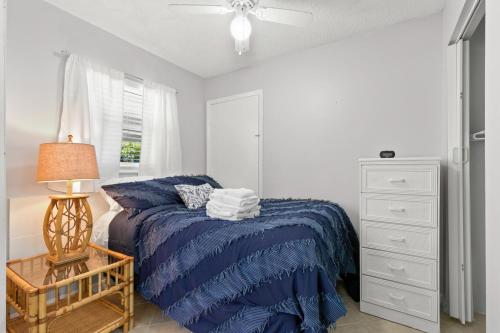 Seabreeze 1 1 Bedroom Walk to Beach Pet Friendly WiFi Sleeps 4 - image 3