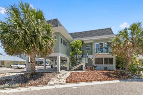 Seabreeze 1 1 Bedroom Walk to Beach Pet Friendly WiFi Sleeps 4 - image 7