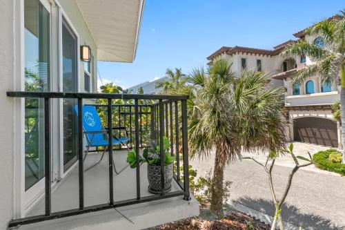 Seabreeze 1 1 Bedroom Walk to Beach Pet Friendly WiFi Sleeps 4 - image 9
