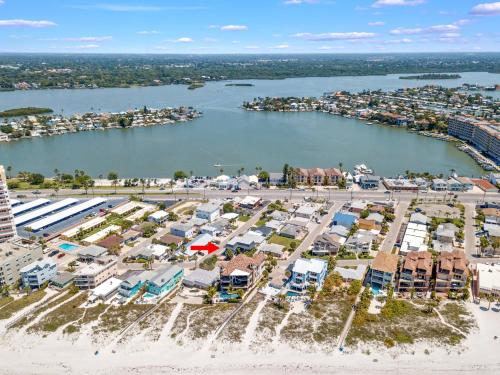 Seabreeze 1 1 Bedroom Walk to Beach Pet Friendly WiFi Sleeps 4 - image 11