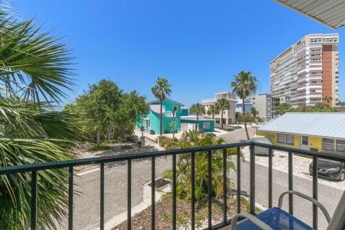 Seabreeze 2 2BR Across from Beach WiFi Pet Friendly Sleeps 6 - image 12