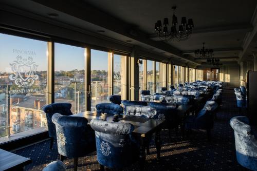 مطعم, Grand Royal in تشيرنيفستي