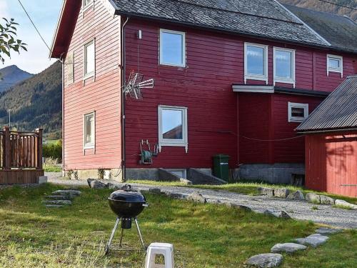 Three-Bedroom Holiday home in Måndalen - image 12