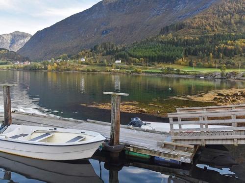Three-Bedroom Holiday home in Måndalen - image 13