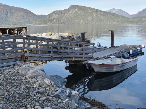 Three-Bedroom Holiday home in Måndalen - image 5