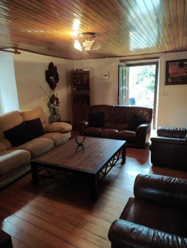  Room in Guest room - Rural house faluche chantada - Double room in Chantada