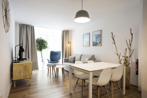 Deluxe Apartment
