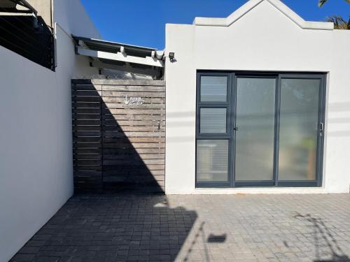 Nahoon Studio B in Nahoon Mouth