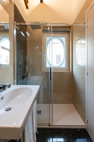 Kairos by Florence Art Apartments - image 11