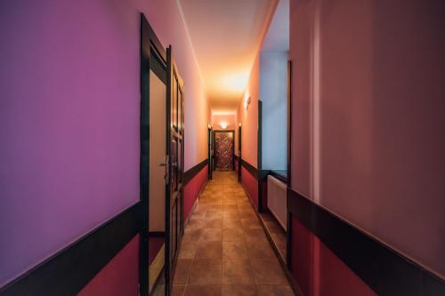 Colloseum Hotel - image 10