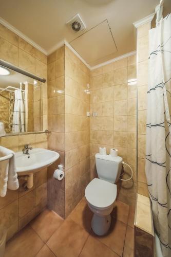 Colloseum Hotel - image 5