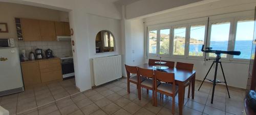 Skats, Breezy Beach House in Mikrolimano