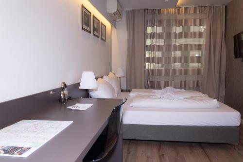 Two-Bedroom Apartment with Balcony image 5