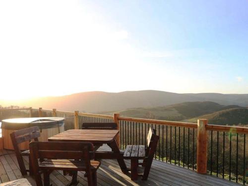 Red Kite & Osprey Lodges in Edderton