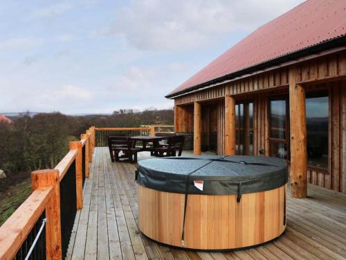 Red Kite & Osprey Lodges in Edderton