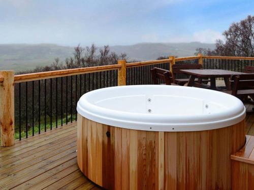 Red Kite & Osprey Lodges in Edderton