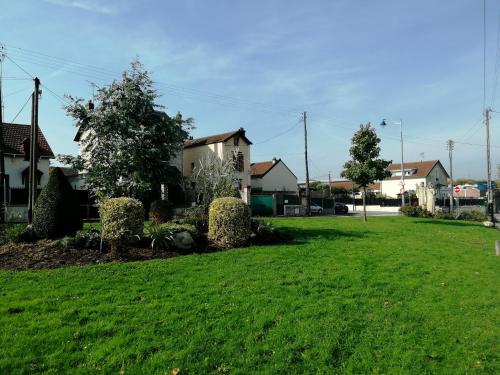LOUE MAISON ENTIÈRE PROPRE ! Endroit calm, à 5 minutes gare mantes la jolie photo 2