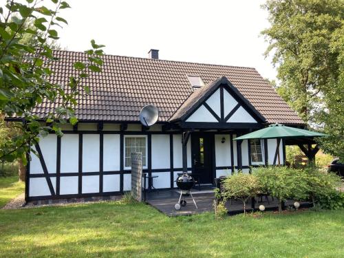 KASZUBSKA CHATA - Accommodation - Lubiatowo