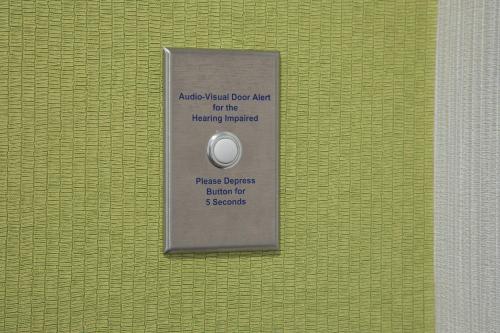 Holiday Inn Express & Suites Woodside LaGuardia Airport By IHG - image 11