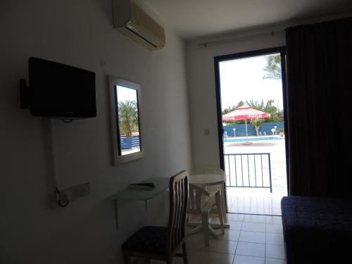 West End Hotel, Peyia (foto 3)