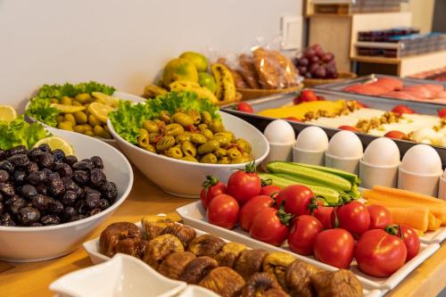 Green Parrot Hotel Istanbul - image 7