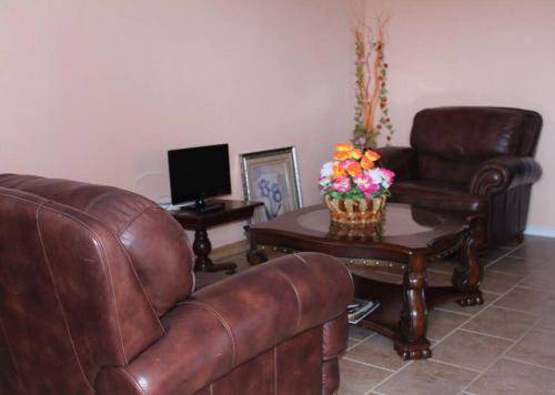 Belle View Apartment Villa- Lilac in Лаборі