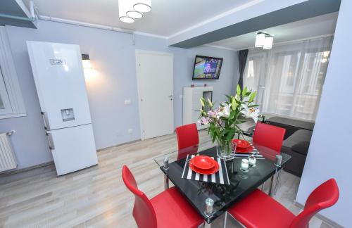 Royal Accommodation - image 7