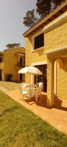 Pino Dorado in Manantiales