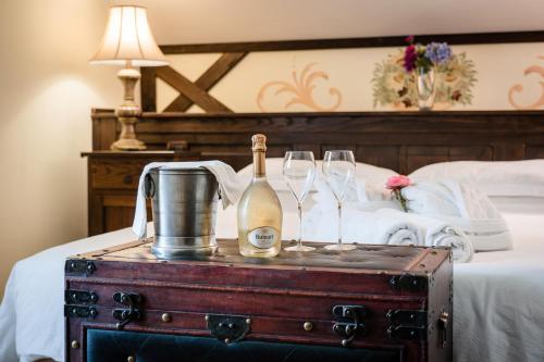 323226543 Chalet du Lys Hotel & SPA