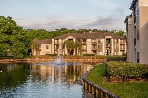 Frontdesk I The Meridian Jacksonville - image 3