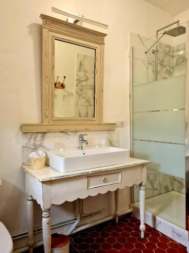 Deluxe Double Room with Shower